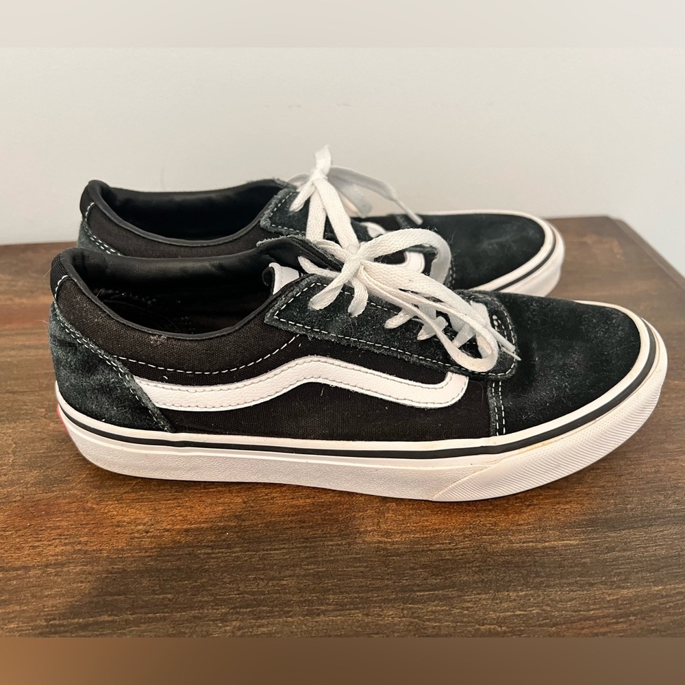 Vans Black and White Youth Old Skool Lace Up Sneaker
